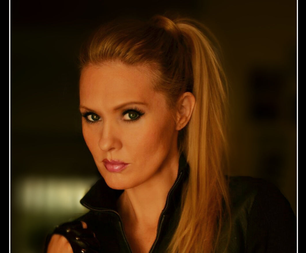 8.5 x 11 Photo # 145 - Darcy Donavan